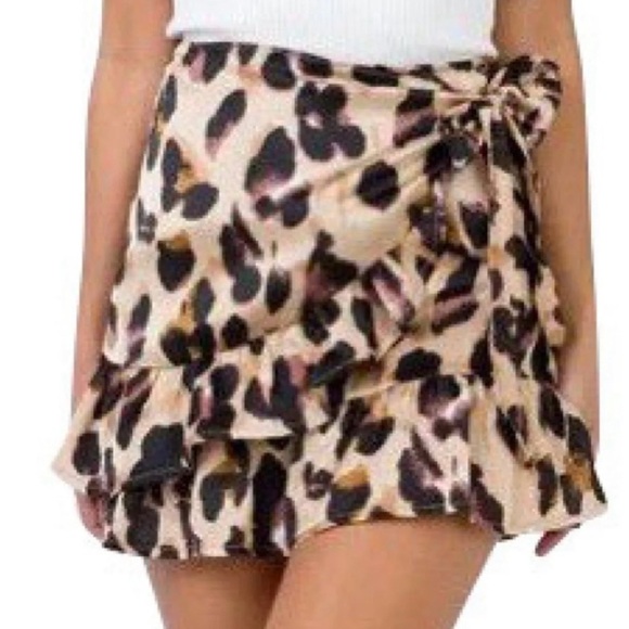 Cheetah print wrap mini skirt size 6 - Picture 2 of 6